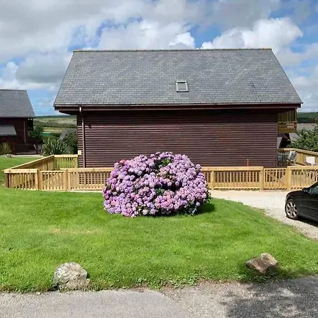 Retallack Resort 4 Bedroom Lodge - Hot Tub For Hire On Request -Pool & Spa Padstow Exterior photo