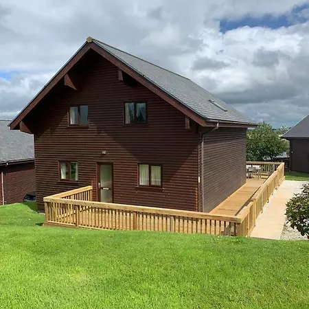 Retallack Resort 4 Bedroom Lodge - Hot Tub For Hire On Request -Pool & Spa Padstow Exterior photo