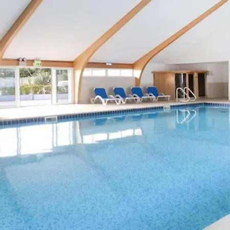 Retallack Resort 4 Bedroom Lodge - Hot Tub For Hire On Request -Pool & Spa Padstow Exterior photo